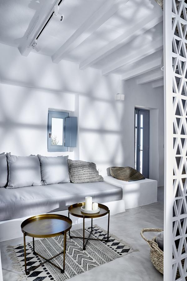 Living Theros Luxury Suites Kardhiani Exterior photo